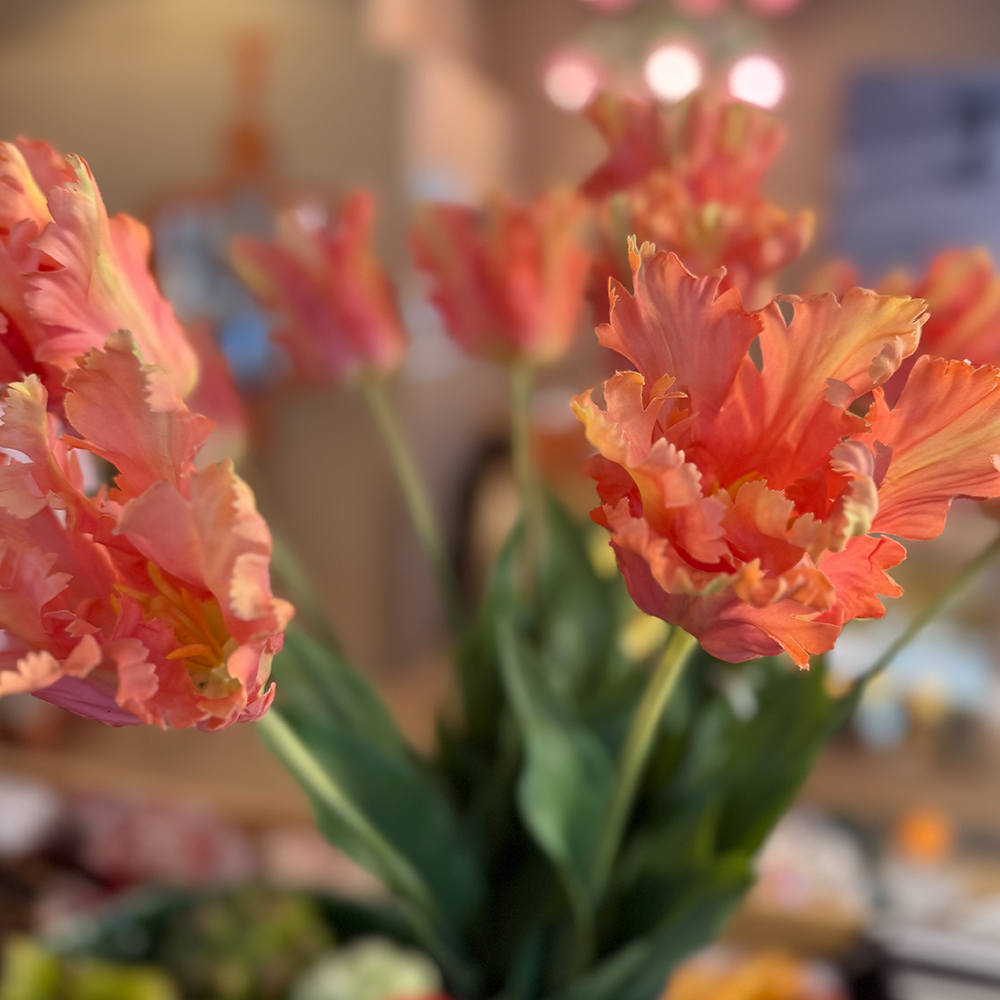Kunstblume von Silk-Ka: Papageien Tulpen im Farbton pfirsich orange