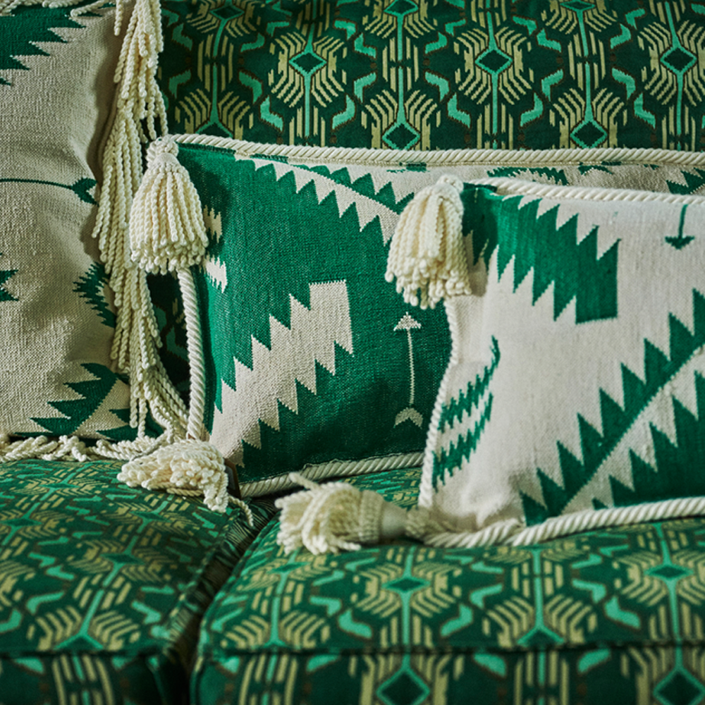 Kissen TASSEL NO HASSLE im Farbton Basil weiss &amp; grün
