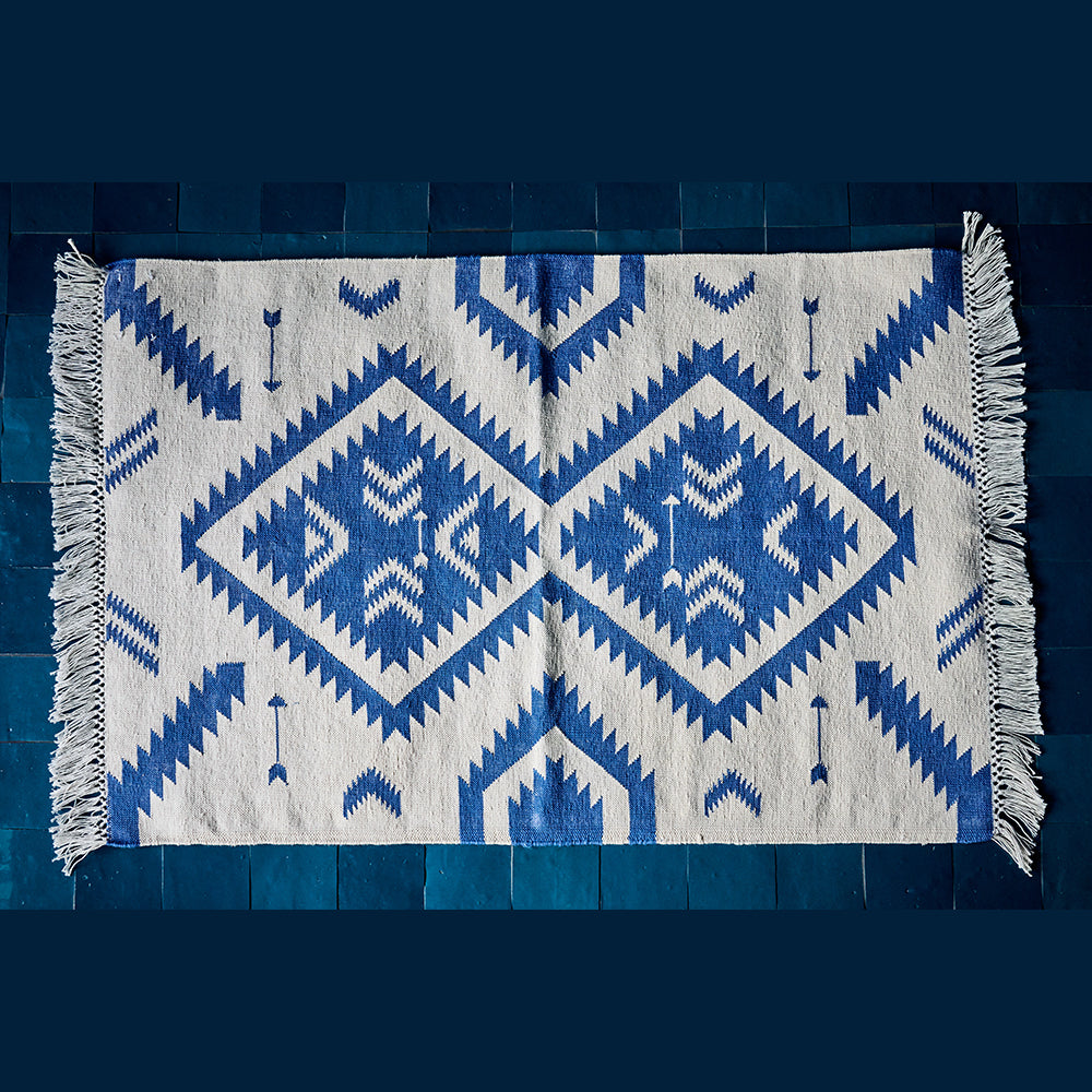 Teppich NAVAJO, Hortensia im Farbton weiss&amp;blau vom FROHSINN