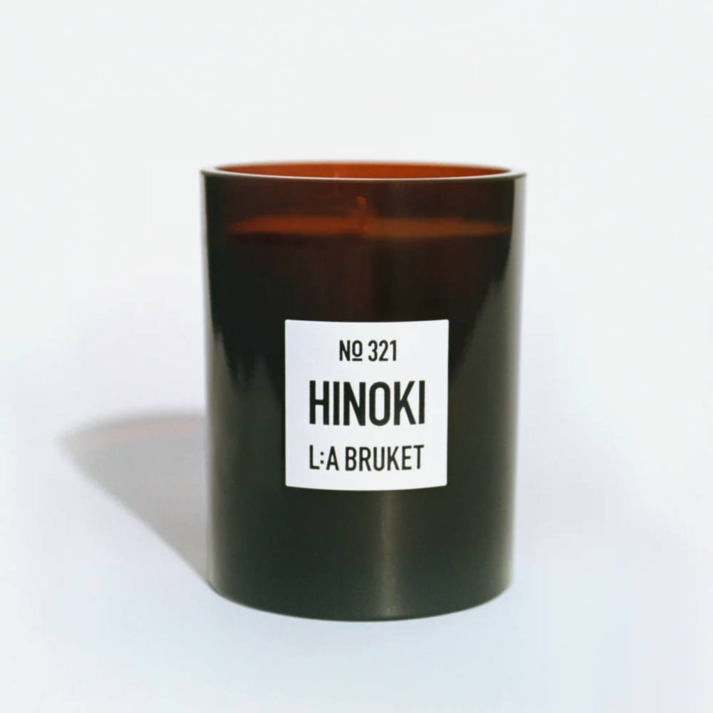 Duftkerze No. 255 Hinoki von L:A Bruket in braunem Glas