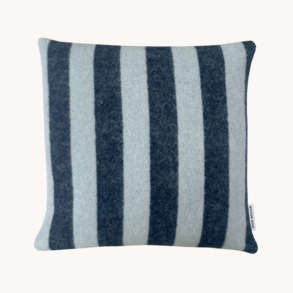Kissenbezug CANDY WRAP im Farbton navy/ice blue von Maison Deux