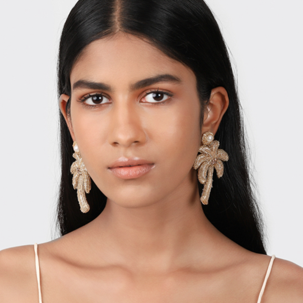 Ohrringe PALM TREE im Farbton gold von Olivia Dar, Handwerkskunst von Indien