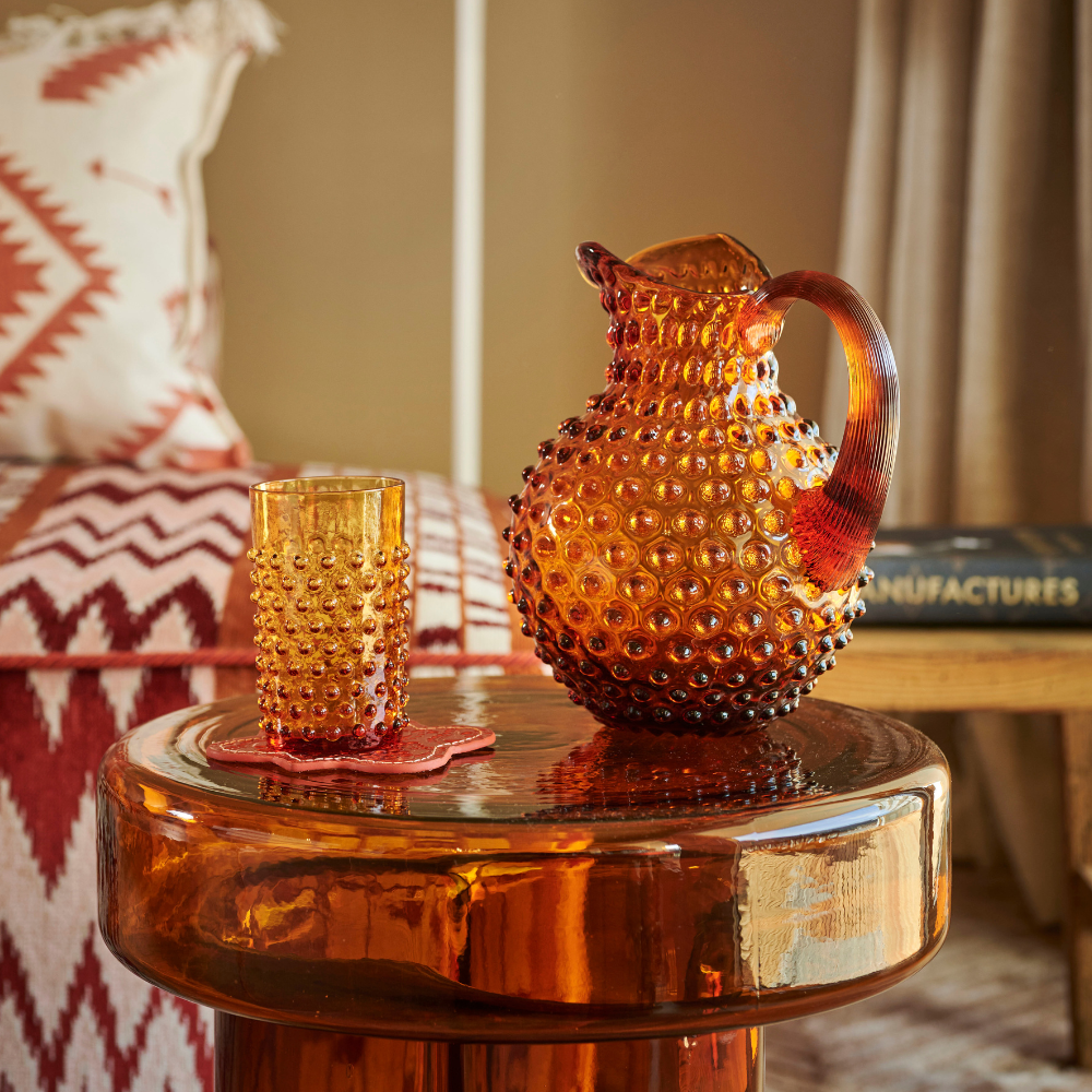 Krug HOBNAIL aus Glas - amber