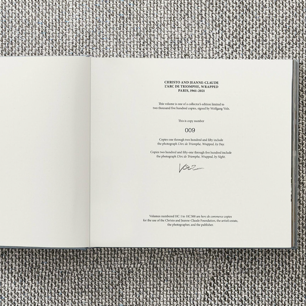 Buch Christo and Jeanne-Claude. L&#39;Arc de Triomphe, Wrapped, Paris - LIMITED EDITION