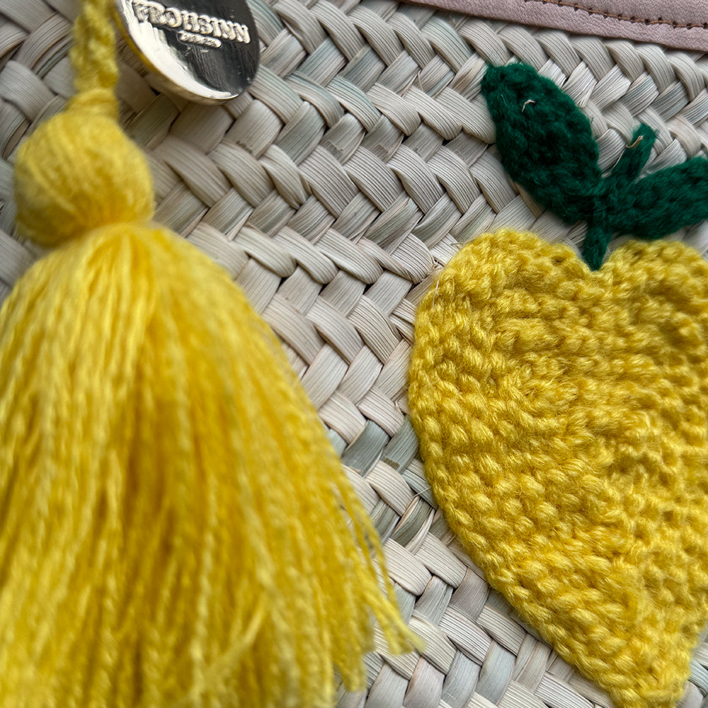 Summer Clutch small mit gelber Zitrone als Motiv auf Tasche aus Palmenfaser von FROHSINN