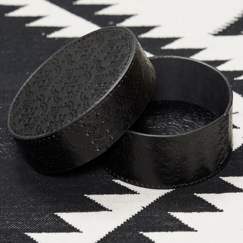 Round Box ICON embossed leather - black