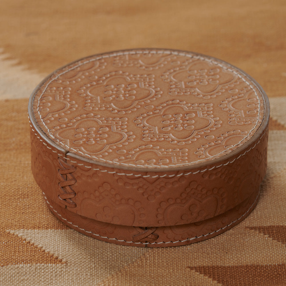 Round Box ICON embossed leather - camel