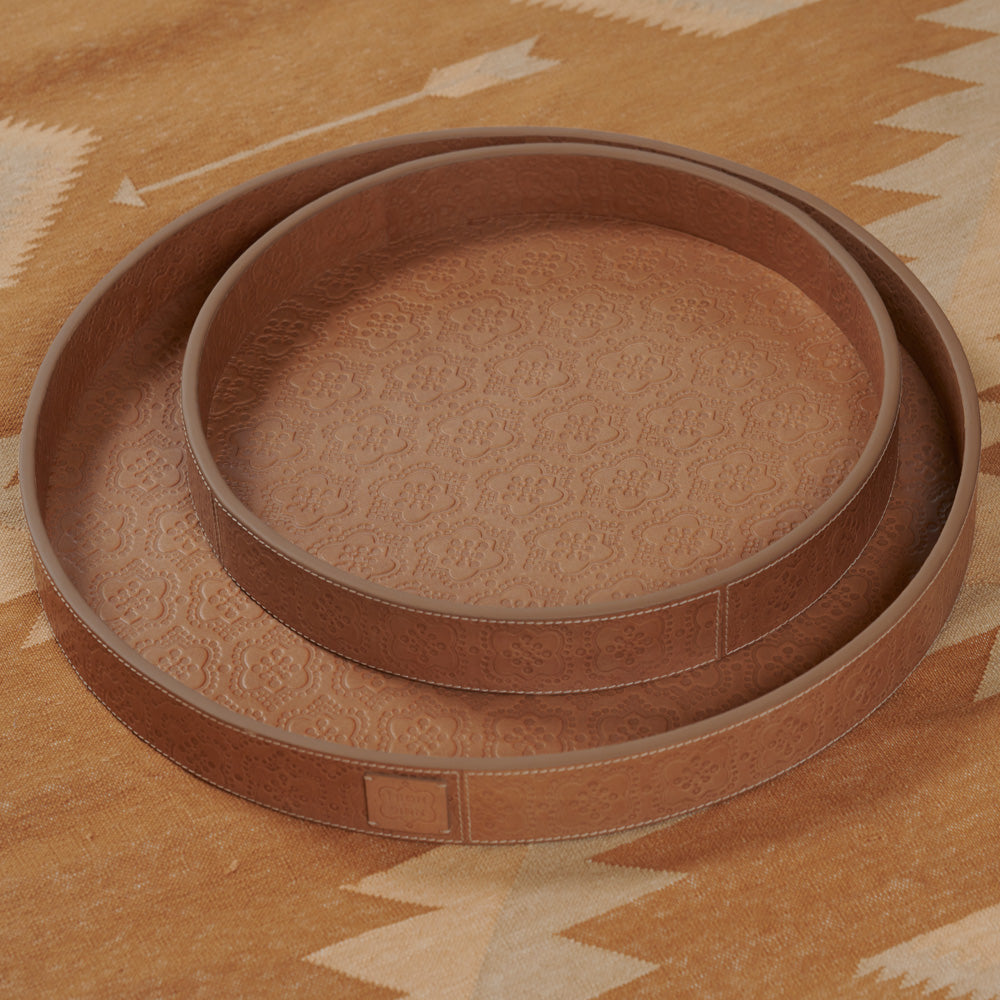 Rundes handgemachtes Serviertablett Set in camel