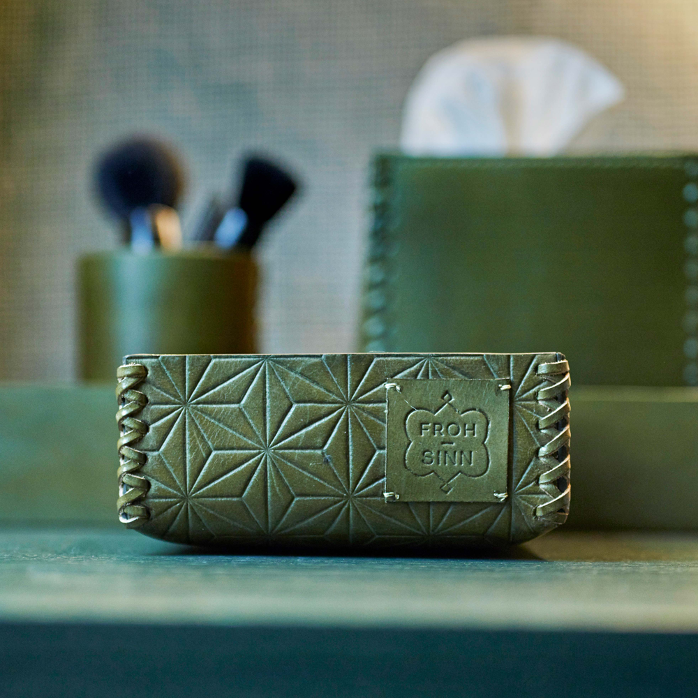 Accessoire Box LIFESTYLE aus Leder geprägt - olive