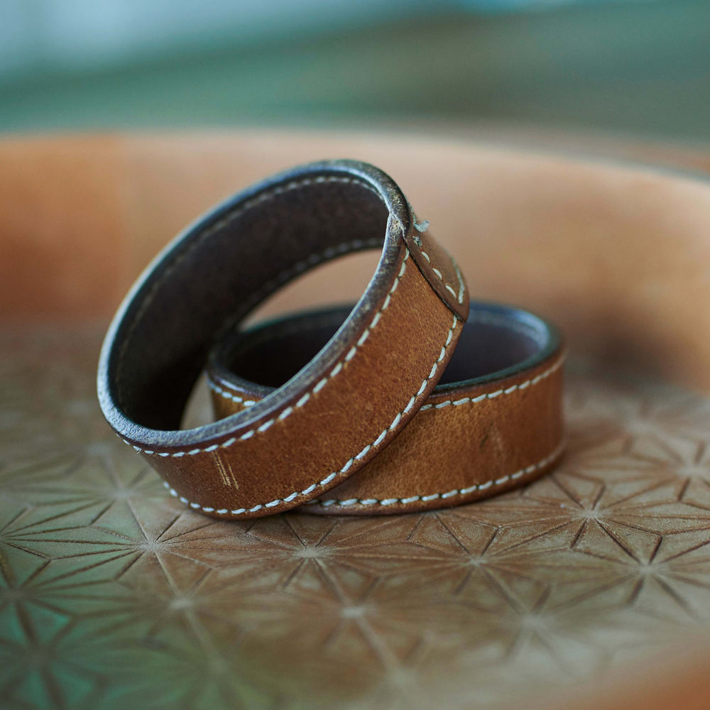 Armreif LIFESTYLE aus Leder glatt - cognac
