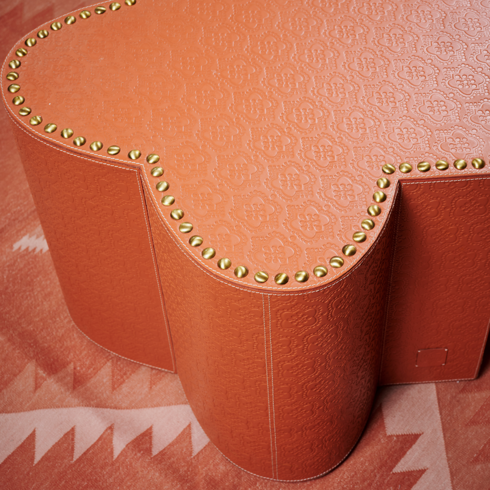 Beistelltisch ICON aus Leder geprägt- orange mood