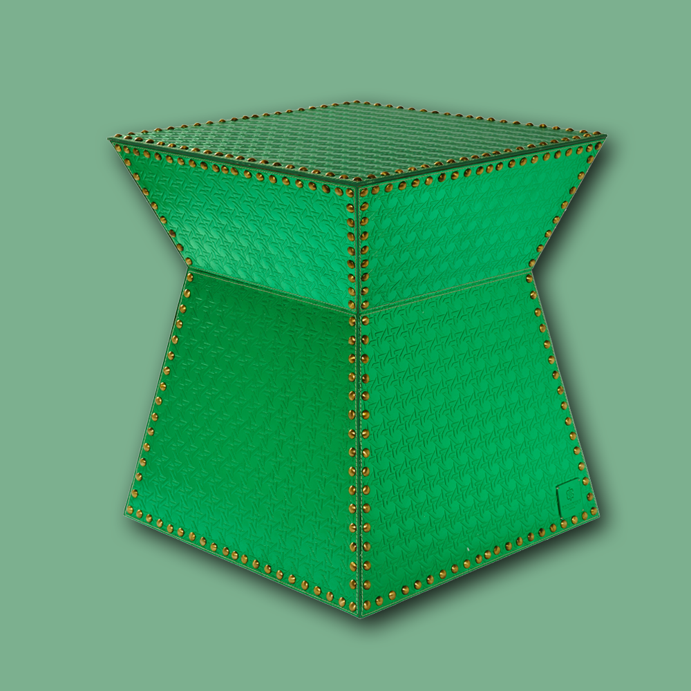 Hocker / Beistelltisch PYRAMID IN LOVE aus Leder geprägt - bamboo