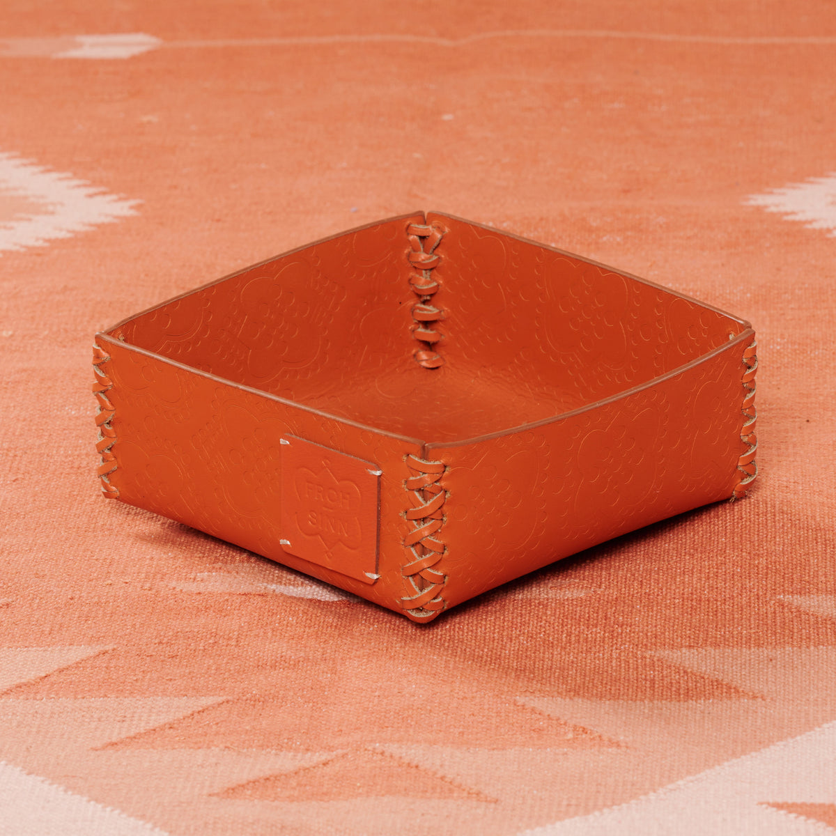 Accessoire Box ICON aus Leder geprägt in orange