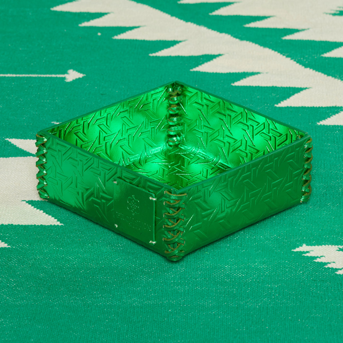 Accessoire Box VIENNA aus Leder geprägt - bamboo