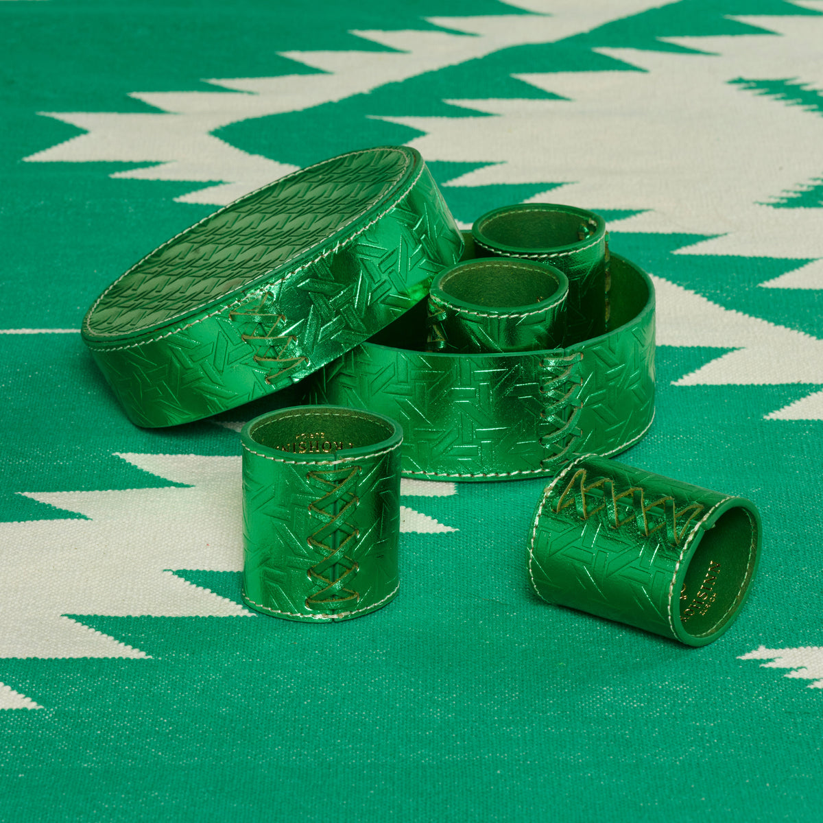 Serviettenring Set VIENNA aus Leder geprägt im farbton grün