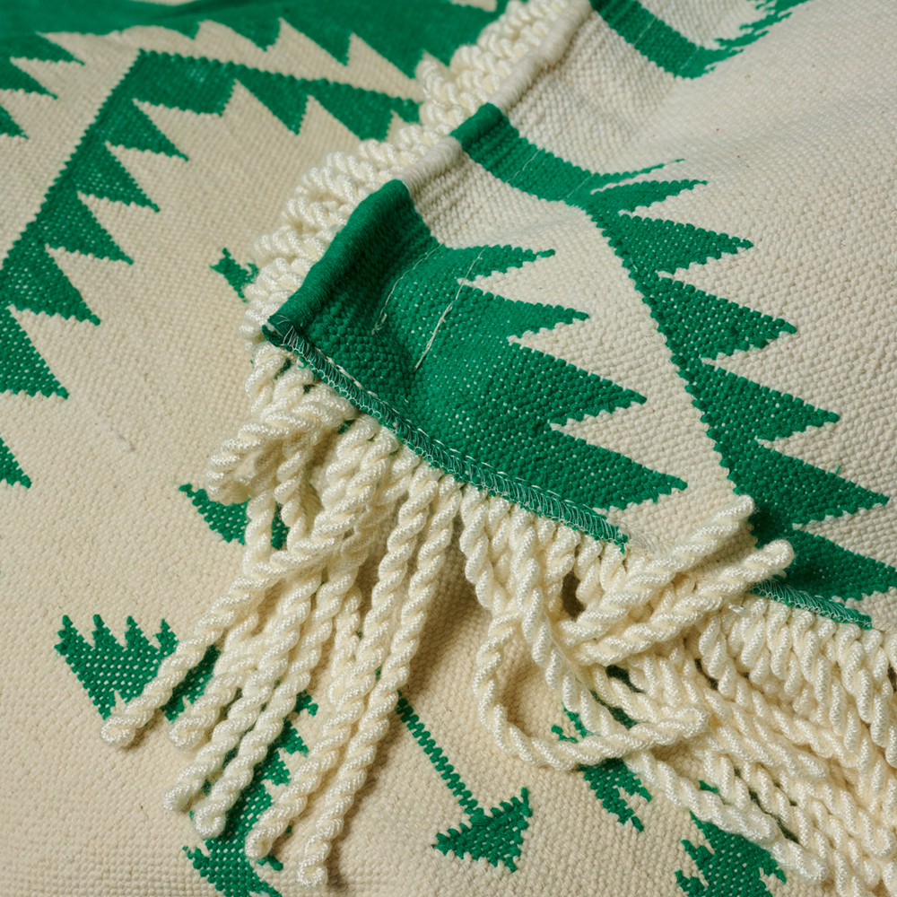 Kissen FRINGES FOREVER - apple - mood1