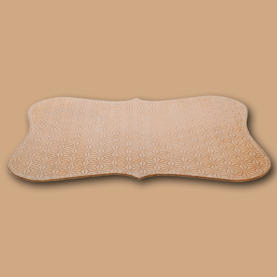Handgemachtes Platzdeckchen aus Leder in camel