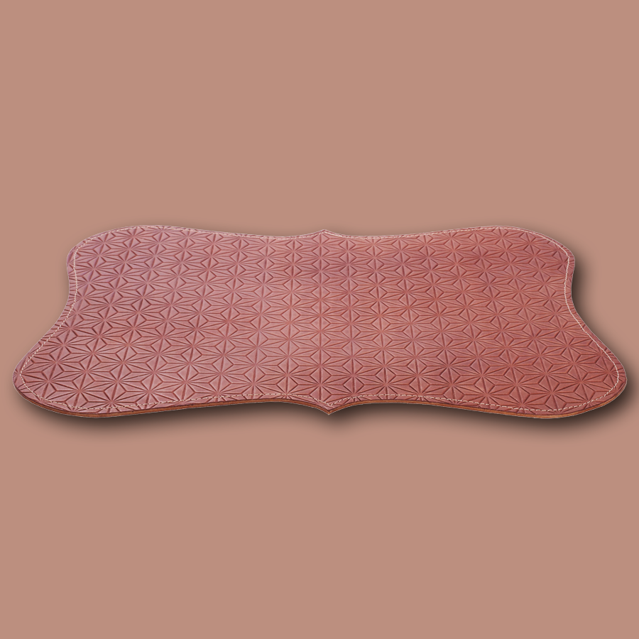 Handgemachtes Platzdeckchen aus Leder in cognac