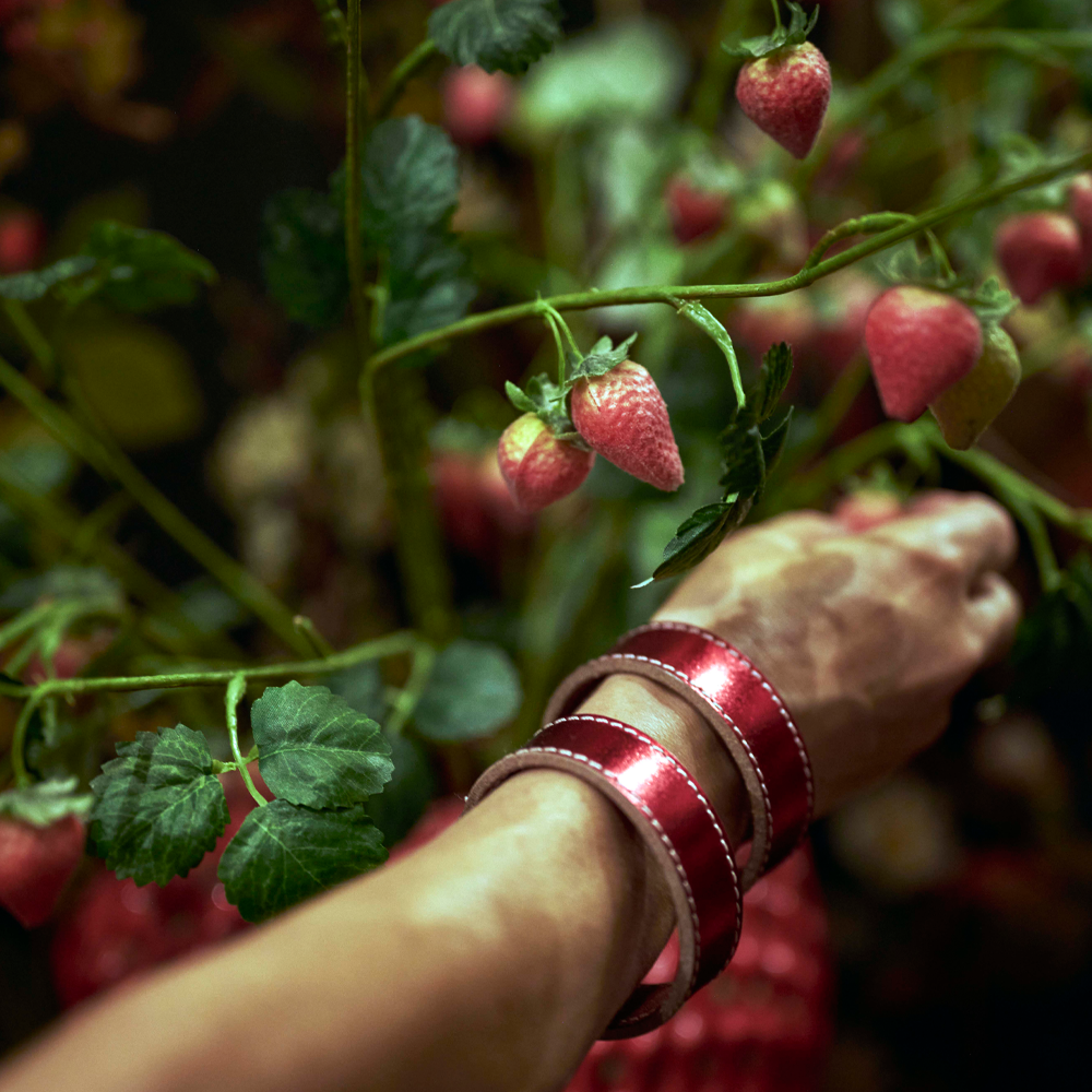 Armreif LIFESTYLE aus Leder glatt - strawberry