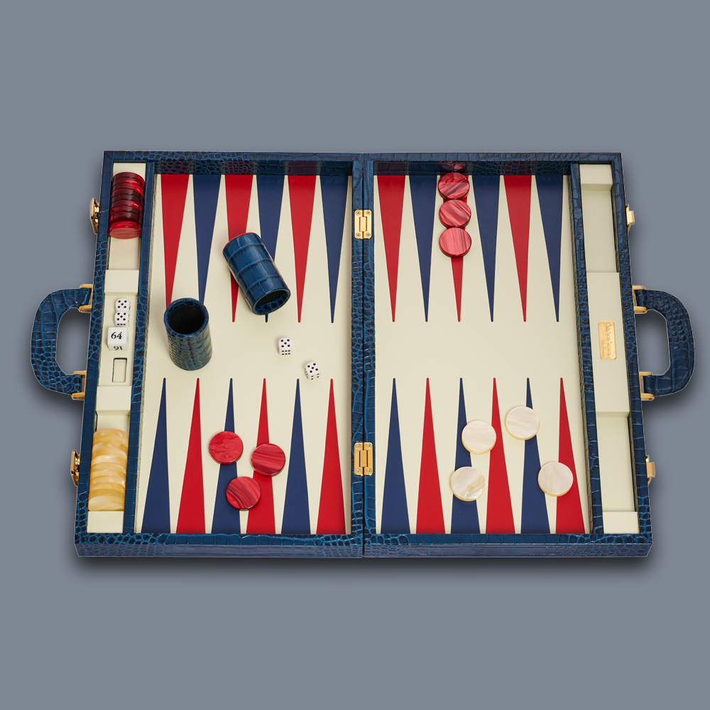 Der Backgammon Koffer im Farbton dunkelblau SHARK aus Leder mit Krokodil Prägung von FROHSINN