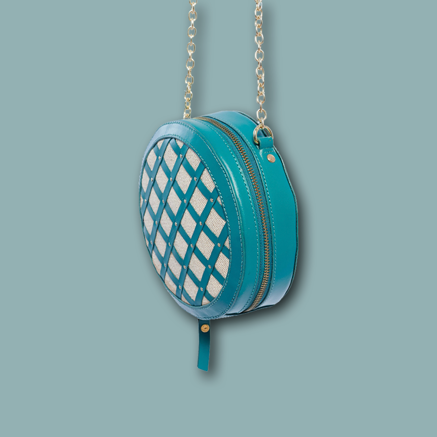Handgemachte Crossbody-Tasche &#39;Jacy&#39; in türkis aus Büffelleder