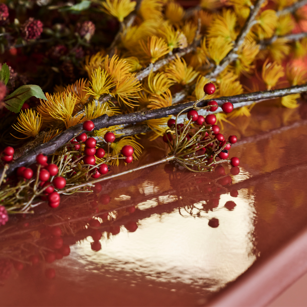 Artificial flower pine needle branch with cones - green