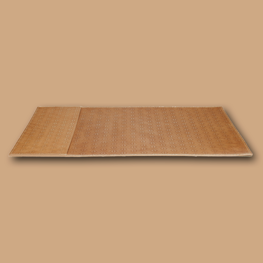 Schreibtischunterlage aus Leder in camel
