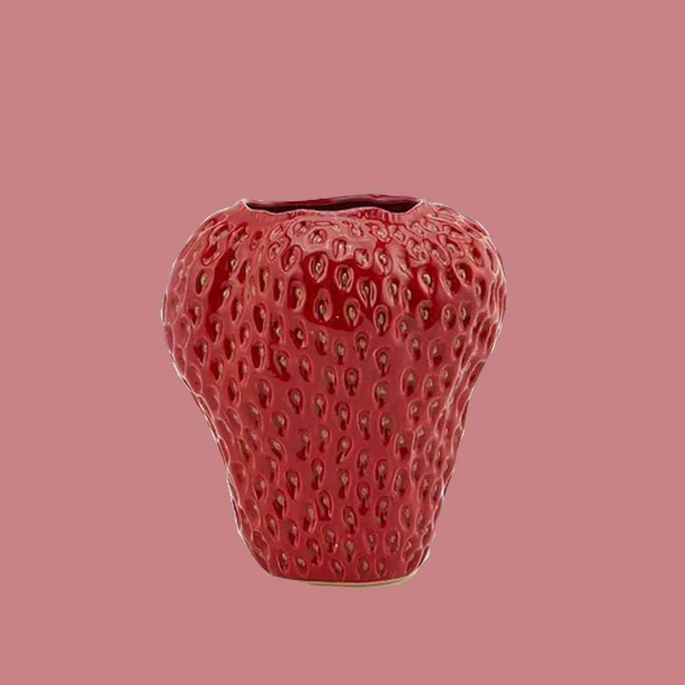 Die Chakra Strawberry Vase von Enzo de Gasperi wird Ihrer Umgebung Charakter und Farbe verleihen und genau wie eine Erdbeere wird niemand auf ihre Süße und Vitalität verzichten können!