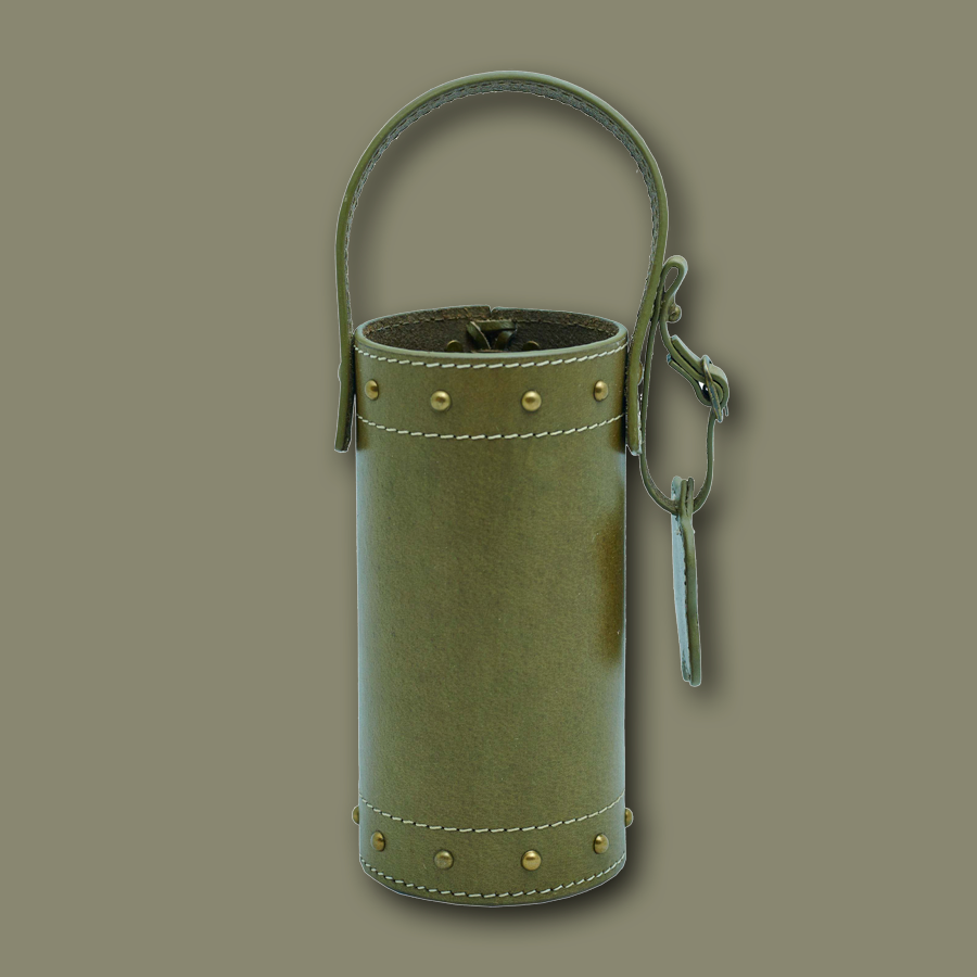 Handgemachter Streichholzbehälter aus Büffelleder in oliv