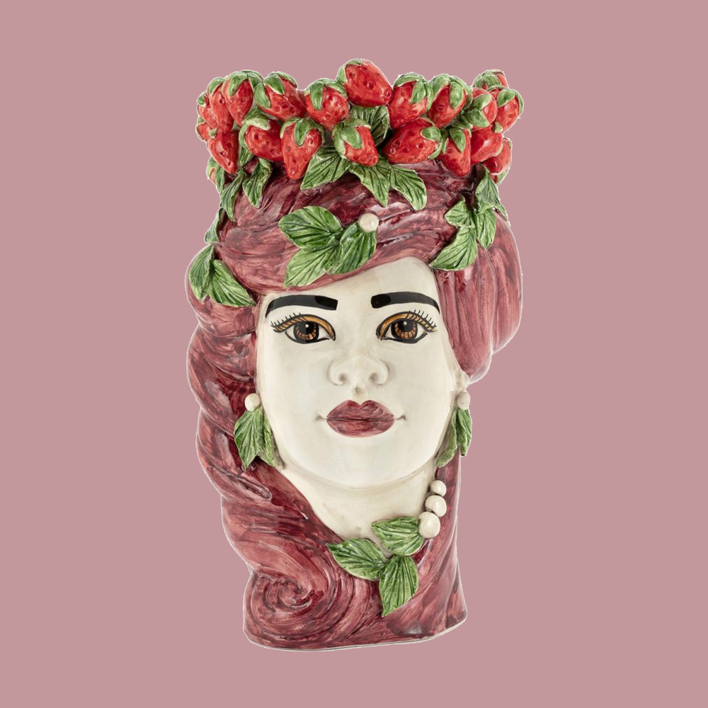 Eine Blumenvase im &quot;Erdbeerkopf&quot; Design. Eine Lady mit roten Haaren trägt einen Kranz aus Erdbeeren. Die Blumenvase ist das perfekte Geschenk für einen Freund!